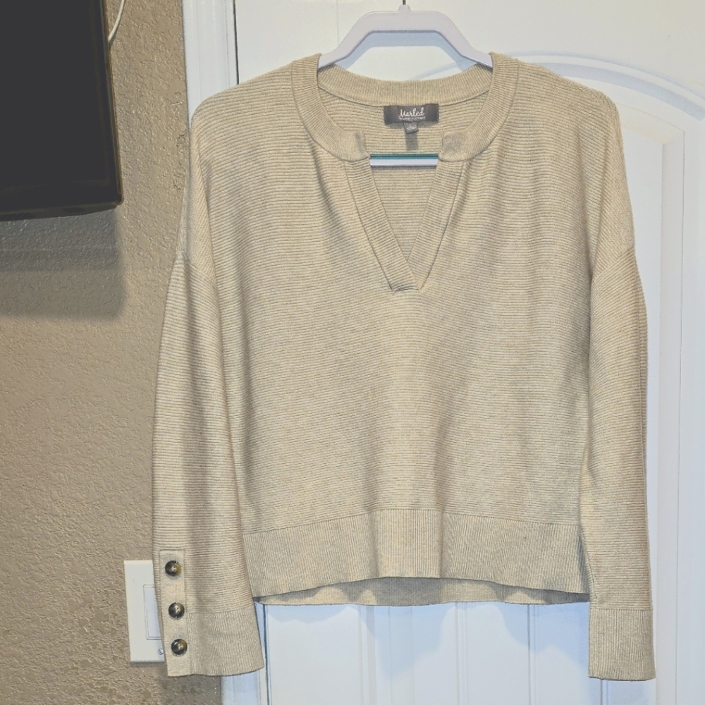 Universal Thread Cream V-Neck Sweater Soft Knit